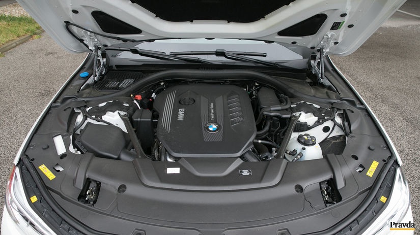 BMW 730d xDrive – 11 – Radový naftový šesťvalec od BMW je ako vždy výkonný a zároveň úsporný