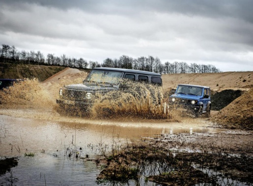 Tri hranaté legendy v blate: Mercedes G, Suzuki Jimny a Jeep Wrangler