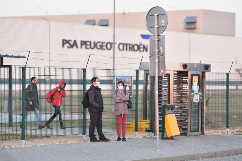 Svoju výrobu v Európe už prerušila veľká časť automobiliek. Foto: Lukáš Grinaj