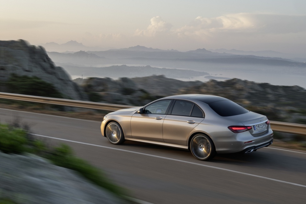 Mercedes Triedy E prešiel dôkladným faceliftom
