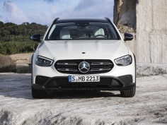 Mercedes Triedy E prešiel dôkladným faceliftom