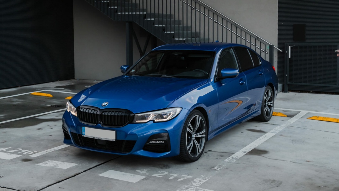 BMW 320XD 2020, modré